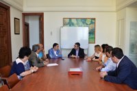 Bendodo dice que Rincón de la Victoria tiene que "recuperar brío" y destaca la inversión de la Diputación