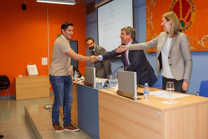 El ganador del V Premio Clarín de Noticias Jurídicas Breves, Kevin Guadalupe.