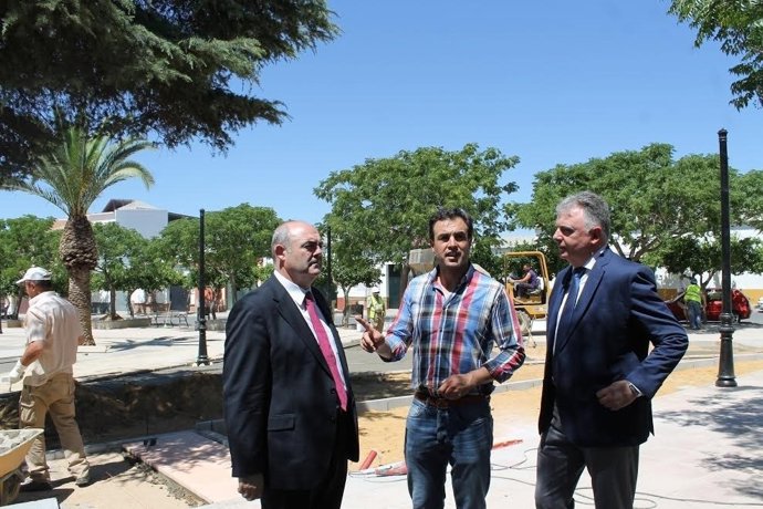 El delegado de la Junta en Huelva, Francisco Romero, en Bollullos del Condado.