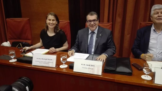 Los consellers M.Serret y J.Jané en el Parlament