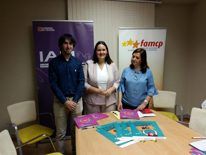Presentación de una campaña del IAM y FCAMP contra las agresiones sexuales