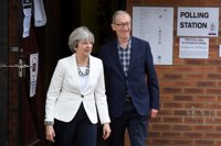 May y Corbyn ya han depositado sus votos en Reino Unido