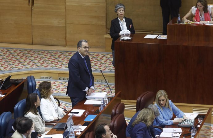 Enrique Ossorio durante la moción de censura a Cifuentes