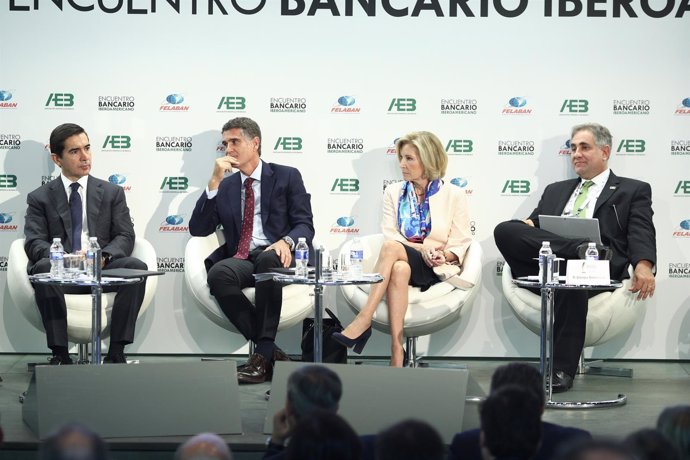 Mesa redonda del Encuentro Bancario Iberoamericano organizado por Europa Press