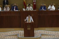 Podemos propone reembolsar los copagos farmacéuticos a los más pobres y completar los turnos de tarde en Sanidad