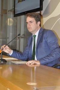El Gobierno espera que el PSOE de Sánchez "reme" para reformar la financiación autonómica, que beneficiará a sus CCAA