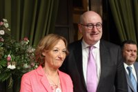 Ortiz presenta al comisario de Agricultura un proyecto para impulsar al relevo generacional