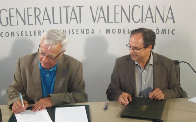 Ribó y Soler en la firma del convenio para cobrar multas de tráfico y ORA
