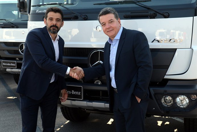 Entrega de camiones de Mercedes-Benz en Brasil