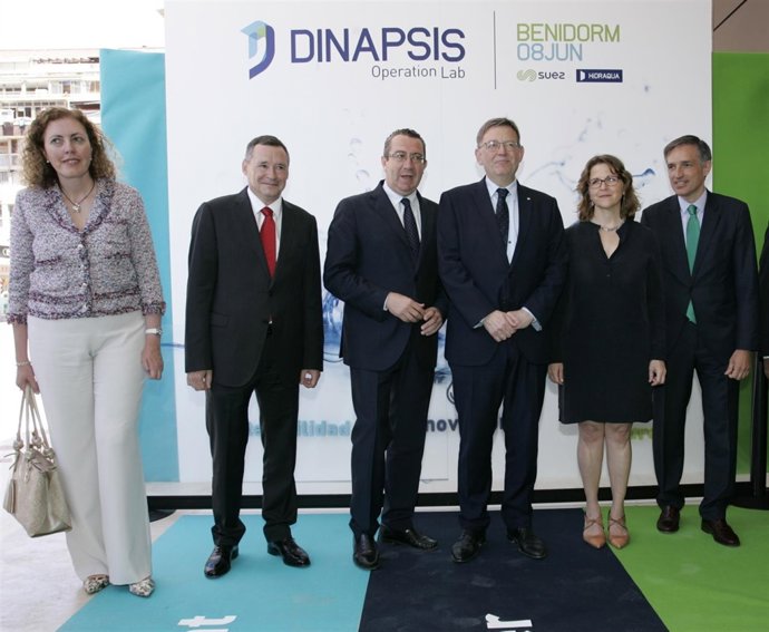 Autoridades en la inauguración del Dinapsis Operation & Lab de Benidorm