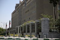 El presidente emiratí expresa a Rohani sus condolencias por el "horrible" atentado en Irán