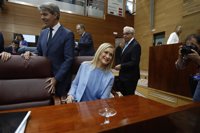 Cifuentes se queja de que el PSOE "quiere amordazar" al Gobierno para que no intervenga en la moción