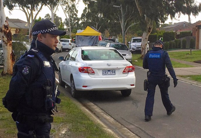 Policías en Melbourne, Australia. 