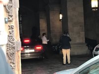 Carles Puigdemont llega a la Generalitat para presidir el Consell Executiu extraordinario