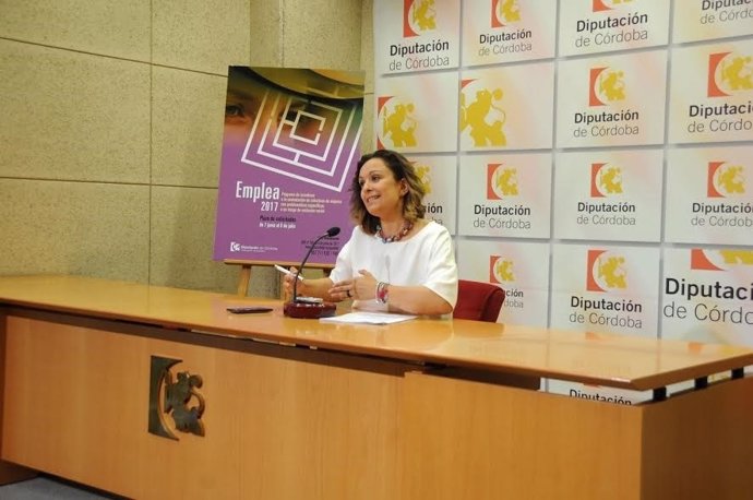 Guijarro presenta la convocatoria del 'Emplea 2017'