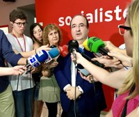 Iceta (PSC) felicita a Corbyn por "frenar el Brexit duro que quería imponer" May