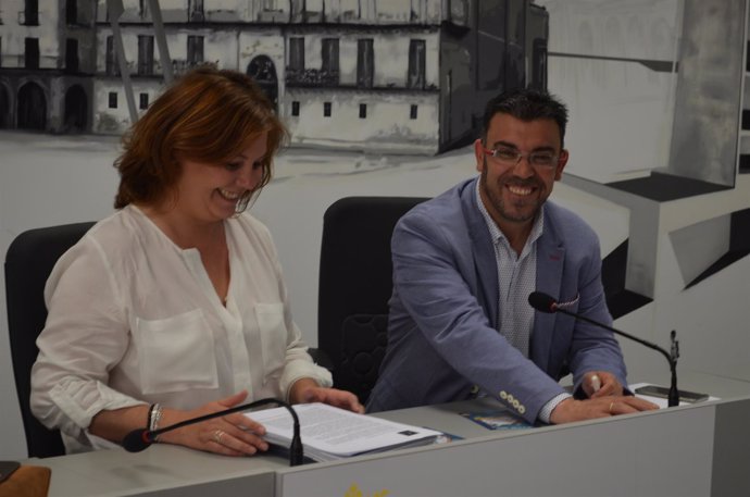  Pedro Llamas, Y La Organizadora Del Evento.