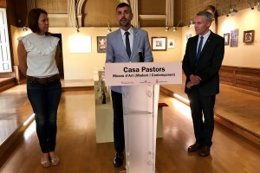 Santi Vila en la presentació de Casa Pastors