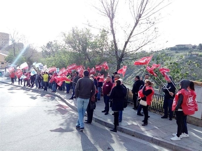 Protesta de los vigilantes de edificios de JCCM