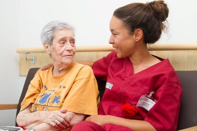 El modelo de atención centrada en la persona mejora calidad de vida