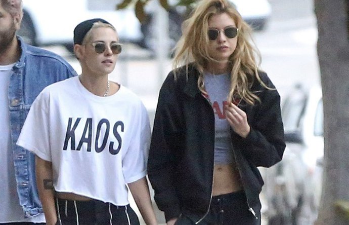 Kristen Stewart, Stella Maxwell de paseo
383/cordon press

, Los Angeles, Cal