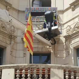 L'Ajuntament de Berga instal·la un marcador de compte enrere cap al referèndum