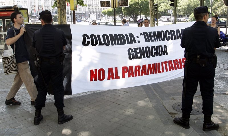 Paramilitarismo, El Fenómeno Que Amenaza La Paz En Colombia