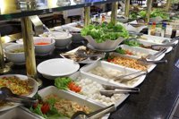 Dos detenidos por captar a turistas para presentar falsas denuncias por intoxicación en hoteles