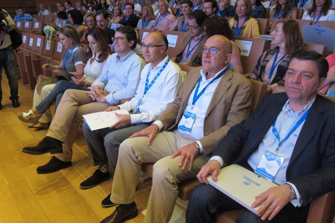 Valladolid. Mañueco junto a Ruiz Medrano y Carnero en el Congreso del PP