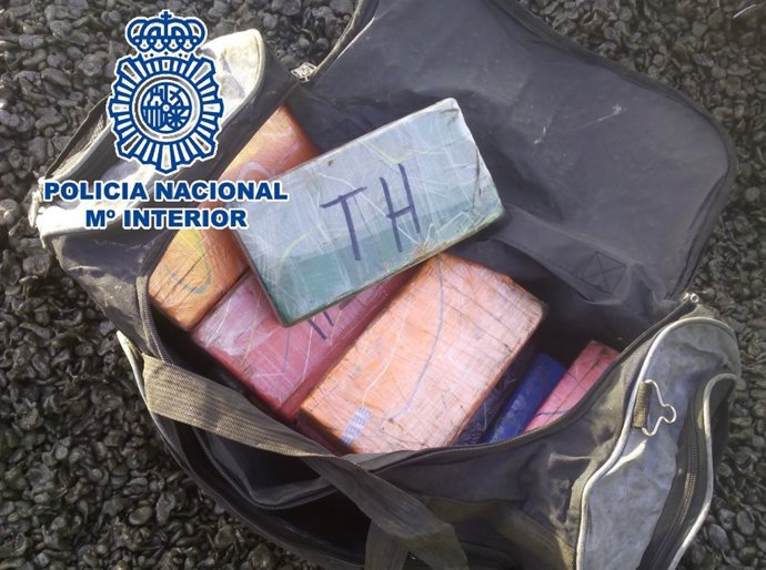 Droga intervinguda a una xarxa que usava cotxes amb doble fons