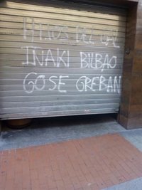 Nuevas pintadas en Barakaldo que acusan a los socialistas de ser "hijos del GAL"