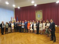 Las hermanas Dulín, Félix Revuelta, Javier Gracia y Paco Marín ya lucen sus Insignias por su dedicación con Logroño