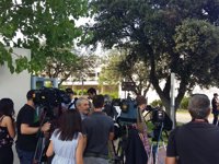 El cuerpo de Ignacio Echeverría llega al tanatorio municipal de Las Rozas de Madrid