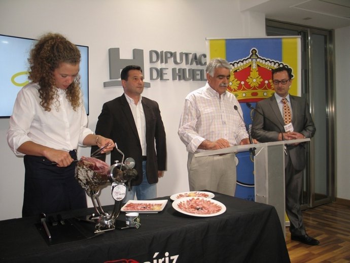 Presentan el VI Concurso Nacional de Cortadores de Jamón. 