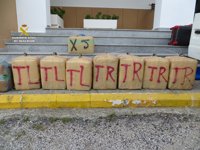 Detenido en Tarifa el conductor de una furgoneta con 332 kilos de hachís