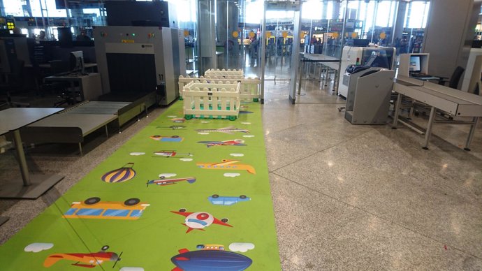 Filtro seguridad infantil familias aeropuerto málaga aena