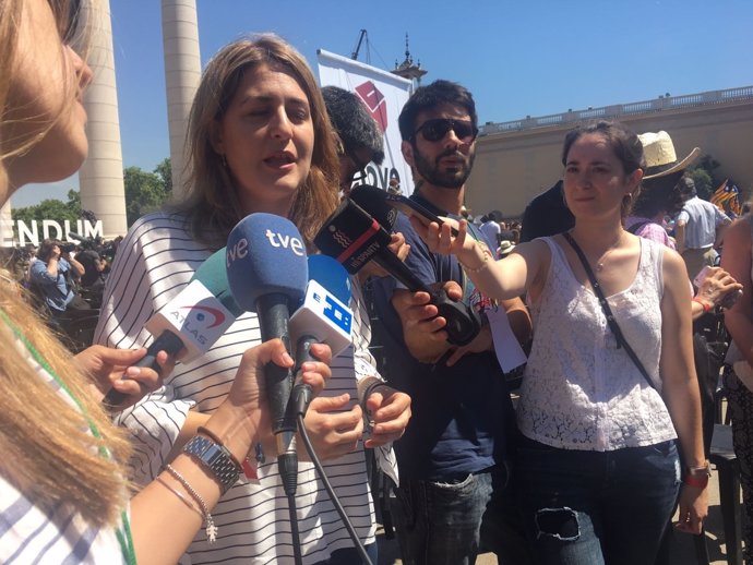 Marta Pascal (PDeCAT) atiende a los medios en Montjuïc