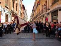 Gamarra dedica los 'banderazos' a los comerciantes, niños con enfermedades raras y a los logroñeses que viven fuera