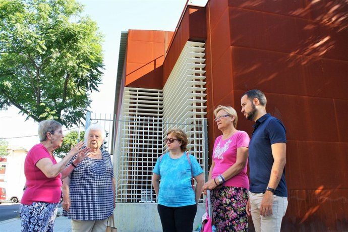 Visita de IU al Polígono Sur de Sevilla