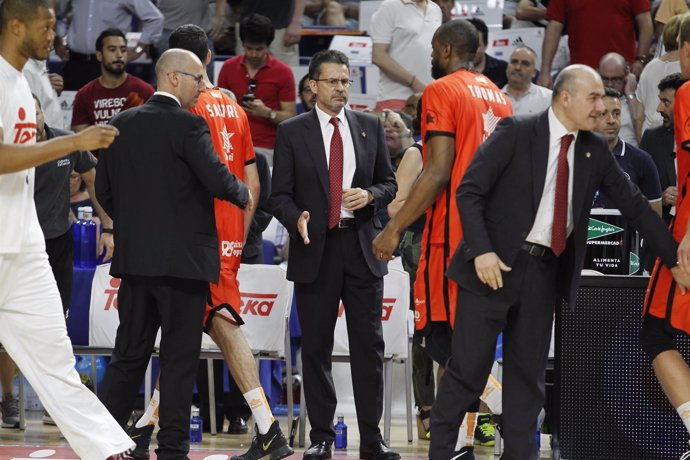 El entrenador del Valencia Basket, Pedro Martínez