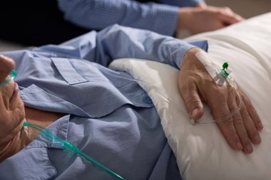 Foto: ¿Hasta cuándo conviene operar a un anciano? (GETTY) 
