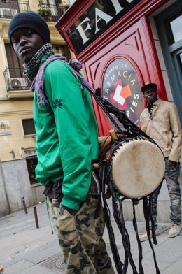 Músico callejero, músicos callejeros, sudafricanos, sudafricano, sin techo