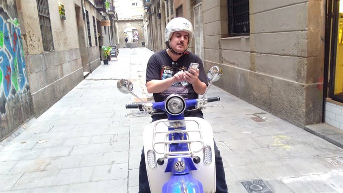 L'empresa barcelonina Outo inicia un servei de 'motosharing'