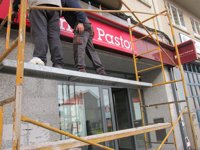 Sindicatos de Popular y Santander fijan sus prioridades ante el proceso de integración