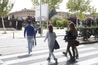 CC.OO, CSIF y UGT lanzan una campaña contra la "precariedad laboral" del personal de administración de la Universidad