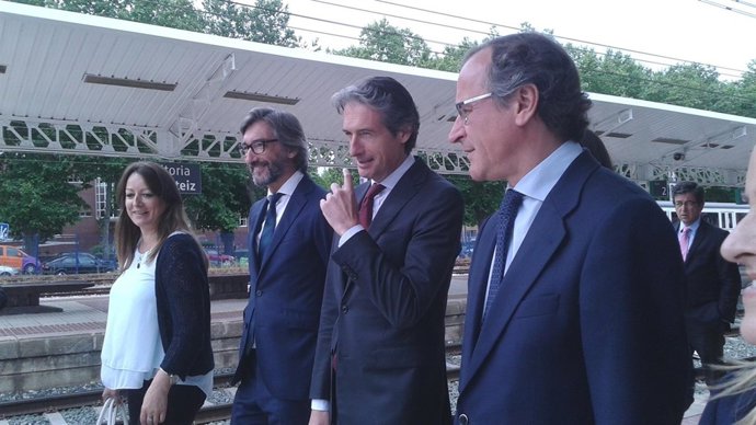 El ministro de Fomento, Iñigo De la Serna EN VITORIA