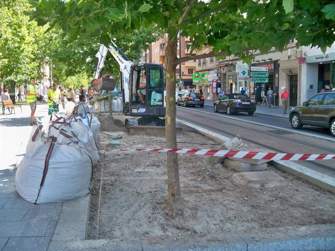 Obras en los parterres del distrito Universidad
