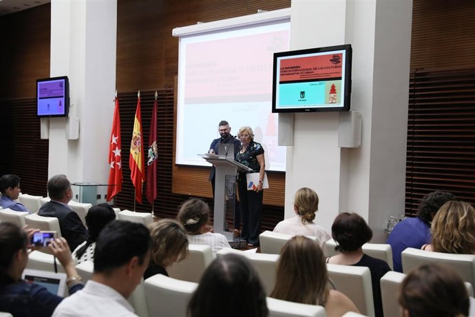 Carmena durante la presentación de la feria de las culturas