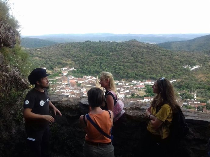 Agencias de viajes y medios especializados visitan la Sierra. 