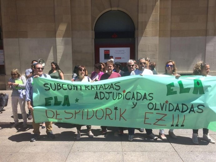 Concentración de ELA frente al Palacio de Navarra